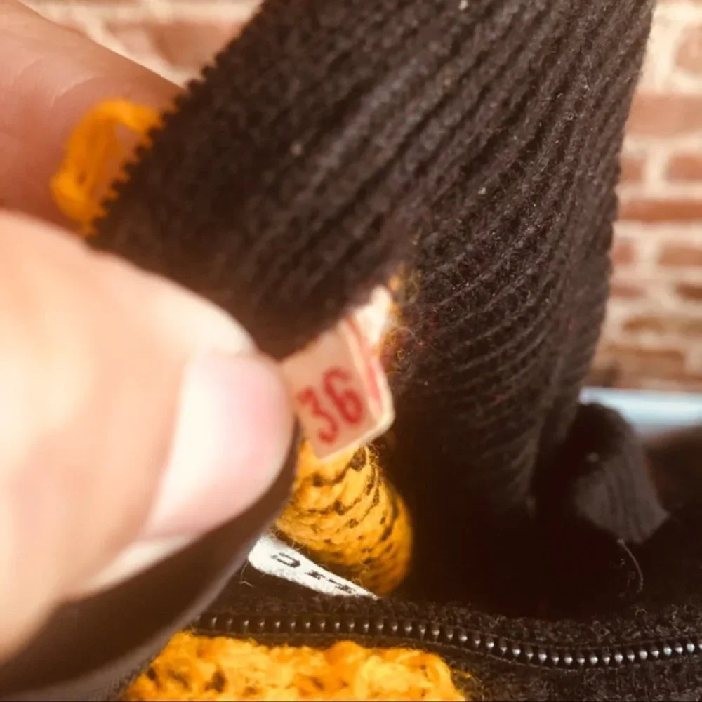 VTG Damask Knit Mockneck Sweater Size 36 - Picture 4 of 6